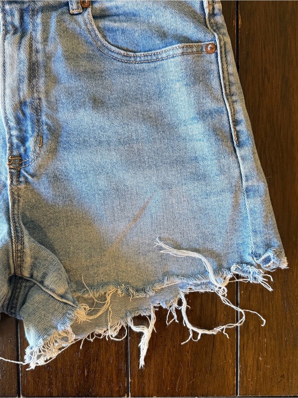 American Eagle High Rise Distressed Denim Cutoff Shorts Light Wash Size 8 - Picture 2 of 5
